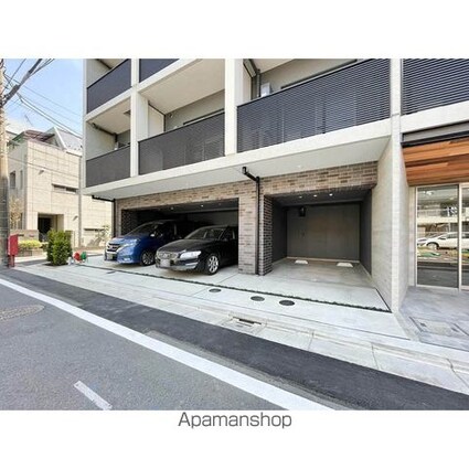 ａｌｉｖｉｏ　ＨＯＲＩＵＣＨＩ[1R/25.44m2]の駐車場