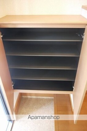 ポート・ヨコヤマ[1K/26.93m2]の玄関