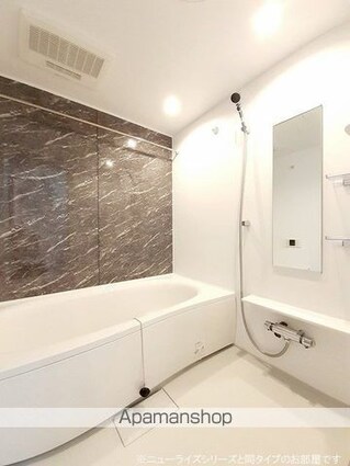 ウィステリアＢ[2LDK/59.58m2]のバス