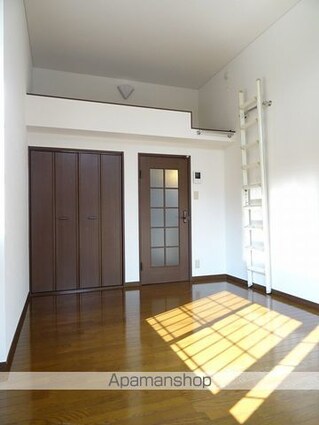 ホワイトキャッスル南小泉ビレジＤ棟[1K/28.09m2]のリビング・居間