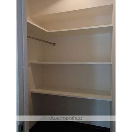 ヴィアーレ勾当台Ⅰ[1LDK/53.95m2]の収納