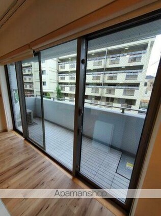 東京都渋谷区千駄ヶ谷１丁目[2LDK/74.32m2]のバルコニー