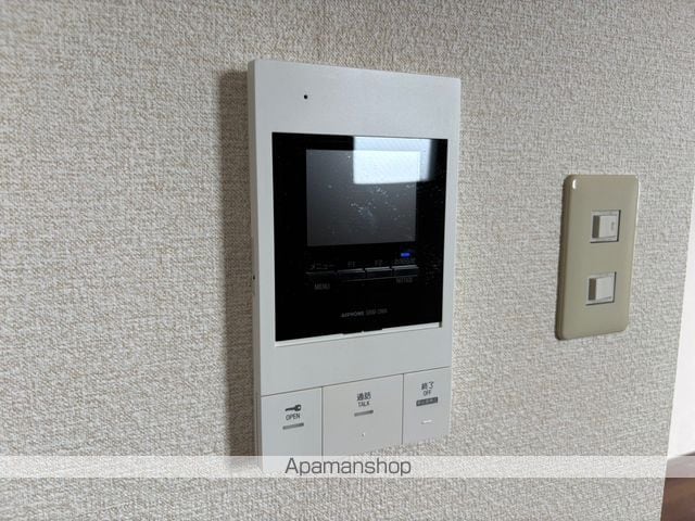 YOSHIX中新の内装写真