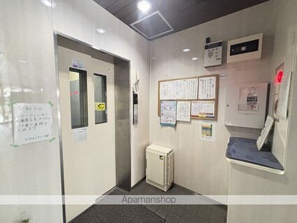 ロイヤルシオン刈部[3DK/54m2]の共用部1