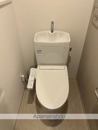 東京都中野区新井１丁目[1DK/25.36m2]のトイレ