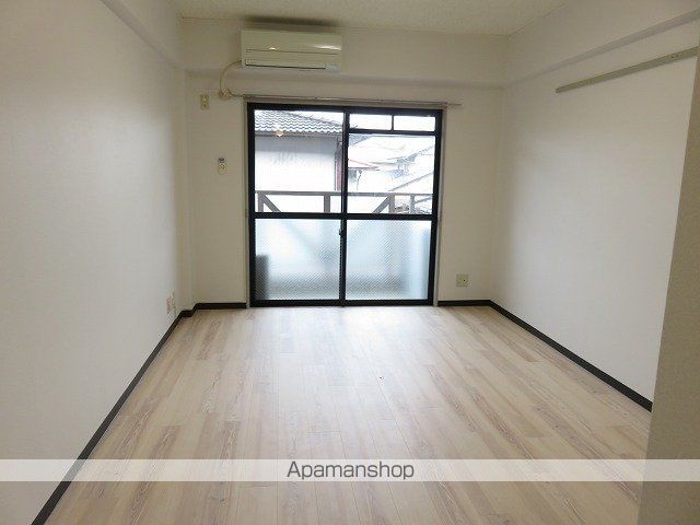 ハイツ島塚の内装写真