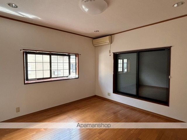 深芝南2階建て戸建の内装写真