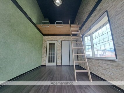 プレシアス紅葉町[1K/18.63m2]のリビング・居間