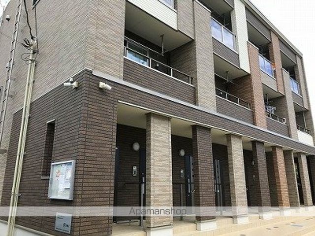 ＪＲ東海道本線 平塚駅 バス乗車時間：14分 最寄りバス停で下車 徒歩5分 3階建 築9年の外観写真