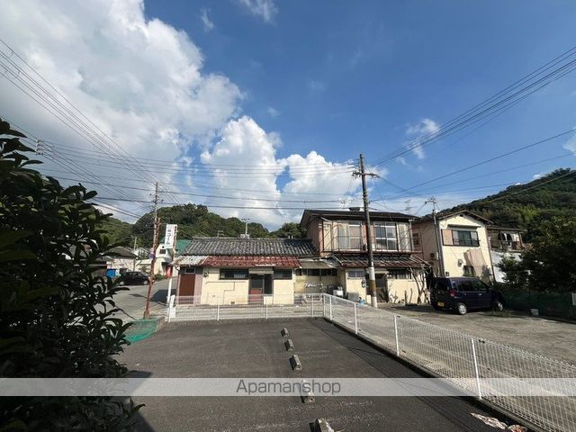 【和歌山市毛見のアパートの写真】