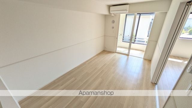 シャルフ飛江田 IIIの内装写真