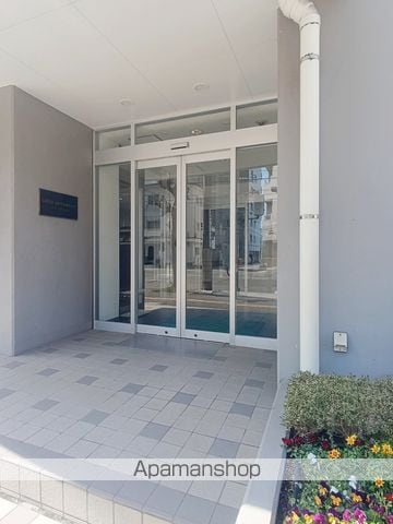 クレエ秋田町の玄関写真