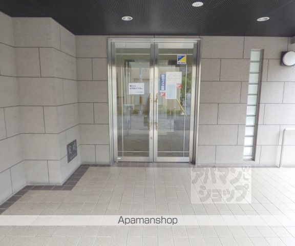 グローバル北白川の玄関写真