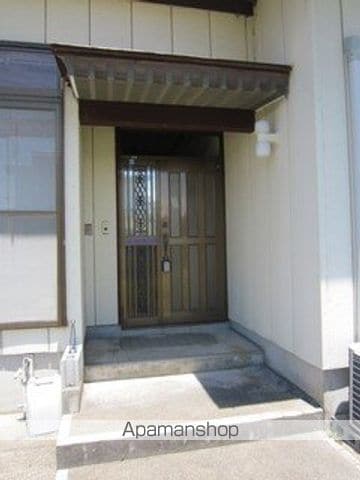 妙高はねうまライン 高田駅 徒歩35分 2階建 築39年の玄関写真