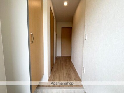 Ｖｉａ　Ｌｕｃｅ（ヴィア　ルーチェ）[1LDK/41.32m2]の玄関