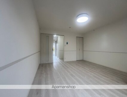 ＤＥ　ＤＯＭＯ　ＧＥＭＩＮＯＳ　２ｎｄ[1K/33m2]のリビング・居間