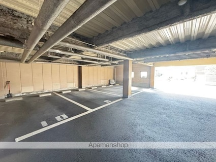 メゾン・ウィステリア[2DK/40m2]の駐車場2