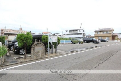 ヒューマンハイツ[2LDK/53.51m2]の駐車場