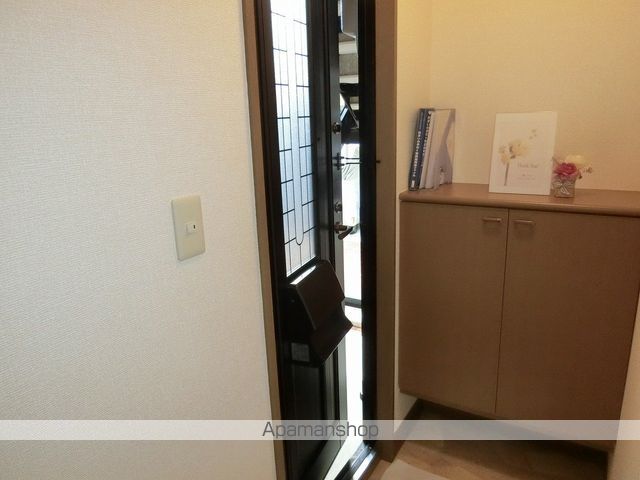 ロイヤルガーデン Eの内装写真