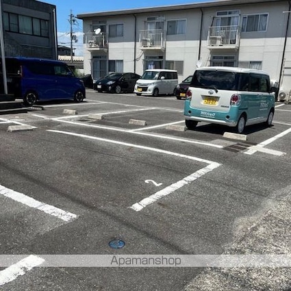 葉山ハイツ　Ａ棟[1LDK/48m2]の駐車場