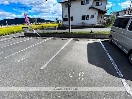 ユーミー川辺[2DK/52.44m2]の駐車場