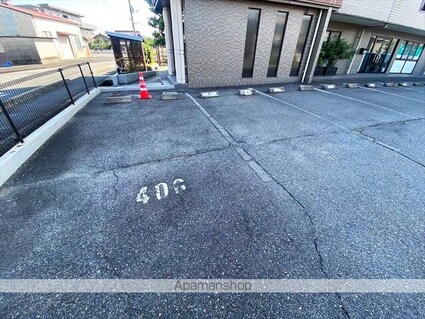 グランパス２１[1DK/36m2]の駐車場
