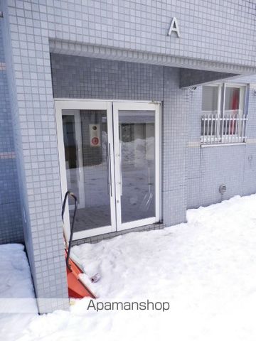 ローヤルハイツ菊水元町の玄関写真