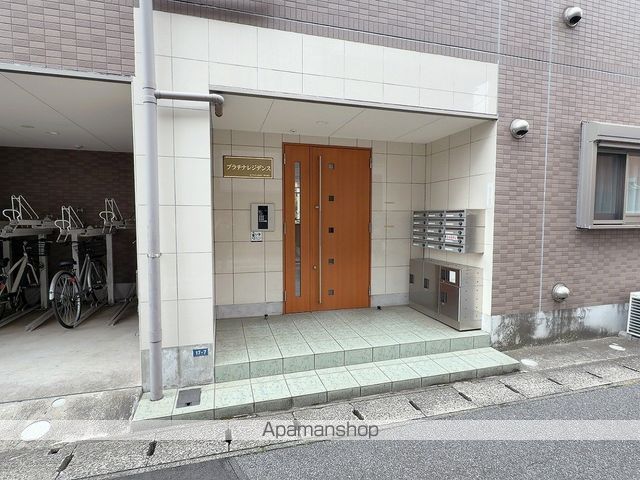 プラチナレジデンスの玄関写真