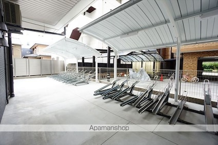 Ｇｒａｎｄ　Ｃｈａｉｎｏｎ金山[1R/33.6m2]の駐車場