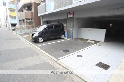 フォルテ本町Ⅲ[1K/34.5m2]の駐車場