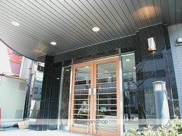 ヴェルト新宿の玄関写真