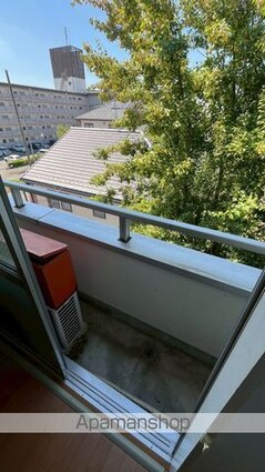 サンアベニューめじろ台[1R/15.37m2]のバルコニー