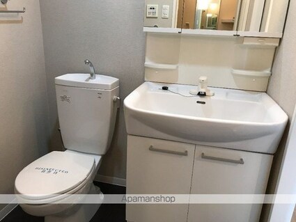 東京都世田谷区北沢２丁目[2LDK/57.72m2]のトイレ