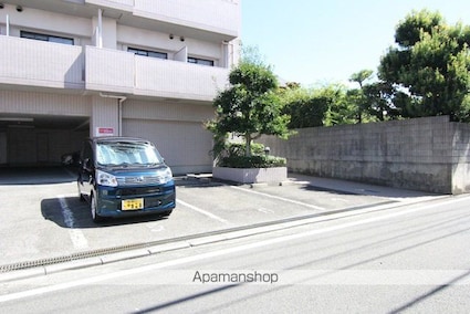ローズシティ[1DK/30.89m2]の駐車場2