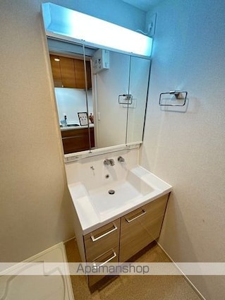 ウエスト　コミタリアⅢ[1K/31.21m2]の洗面所