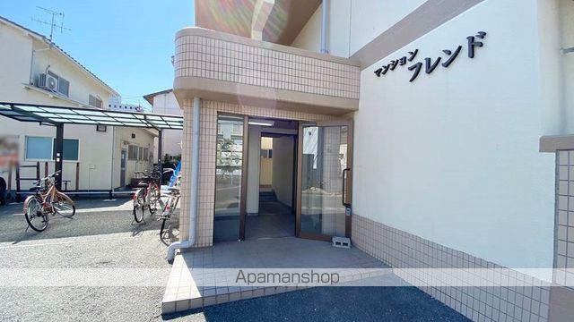 マンションフレンドの玄関写真