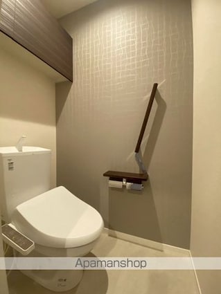 和歌山県和歌山市小雑賀２丁目[1LDK/44m2]のトイレ