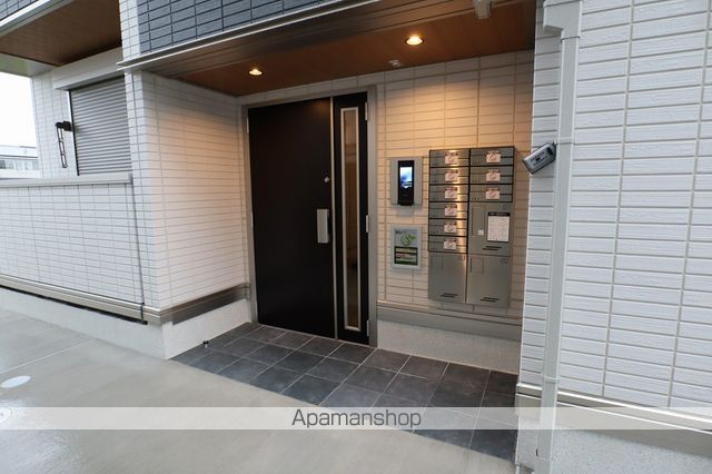 ワイズヴィラ岐南EASTの玄関写真