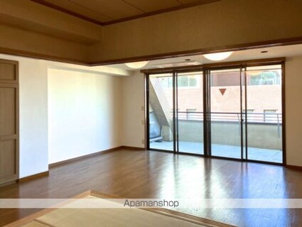 東京都立川市高松町３丁目[2LDK/101.5m2]のリビング・居間