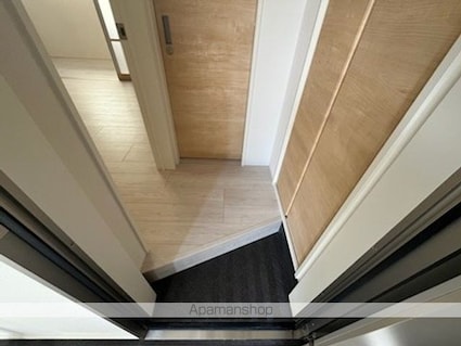 滋賀県近江八幡市十王町[1LDK/29.81m2]の玄関