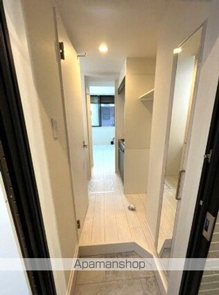 メゾンロシェ[1R/12.76m2]の玄関