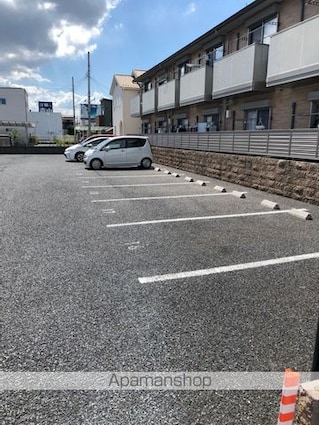 グランパルク[1R/30.39m2]の駐車場