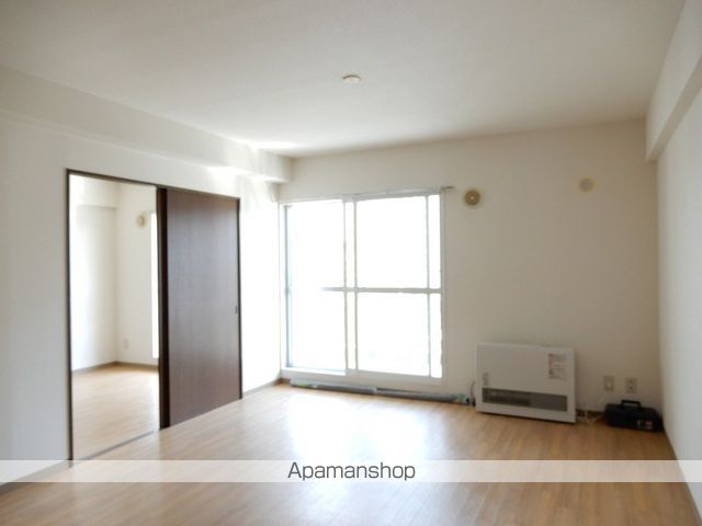 PLUMOSUSの内装写真