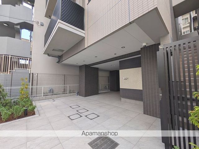 クラリティア西日暮里の玄関写真