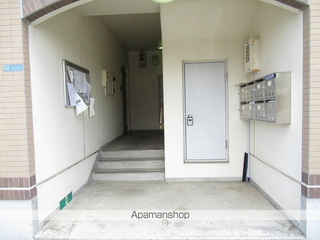 LIYAマンションの玄関写真