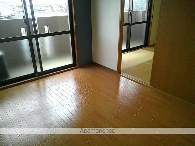 鯉田マンションの内装写真
