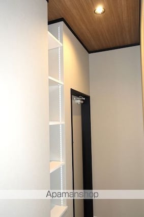 インダストリアル７Ａ[1R/91.9m2]の玄関