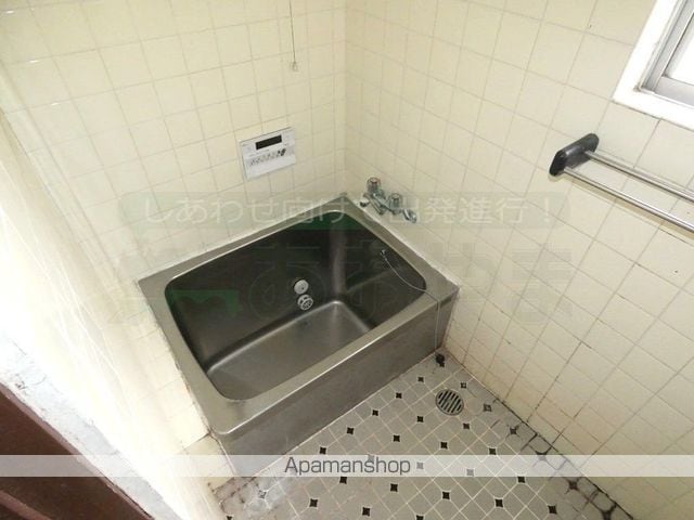 高尾貸家の内装写真