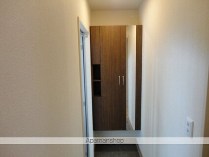 カーサ・ディ・ピーノ[1LDK/42m2]の玄関