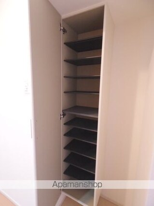 プライムコート立川[1LDK/46.9m2]の玄関